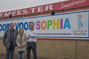 De grote wand voor het Sophia Kinderziekenhuis, dat VDL en hoofdsponsor Hooymeijer gaat ondersteunen