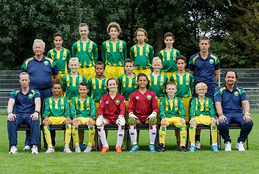 ADO Den Haag Onder 13 / U13 team foto thuis tenue
